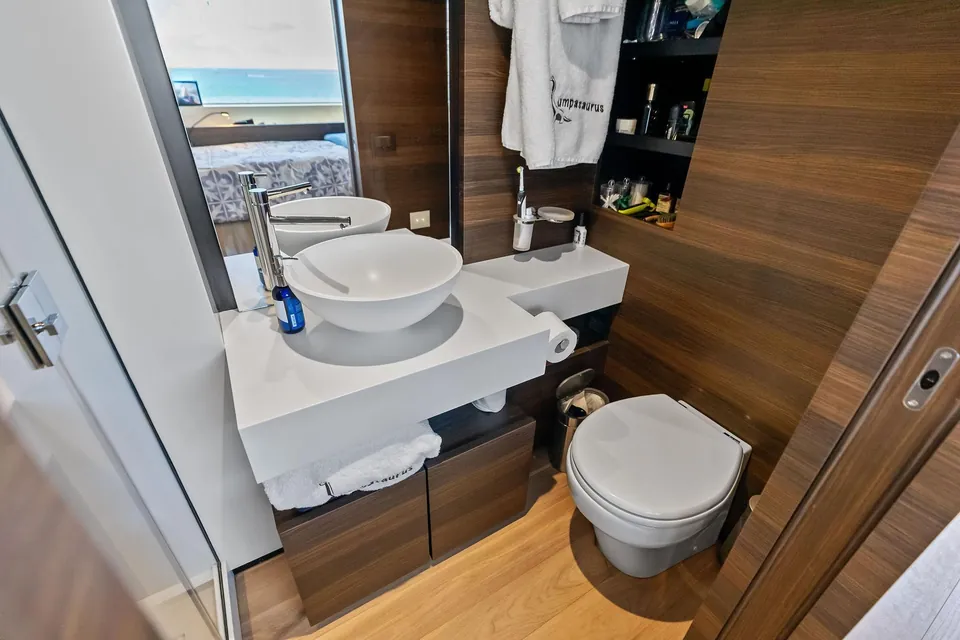 Lumpasaurus, 2023 Custom Line Navetta 33, photo 106