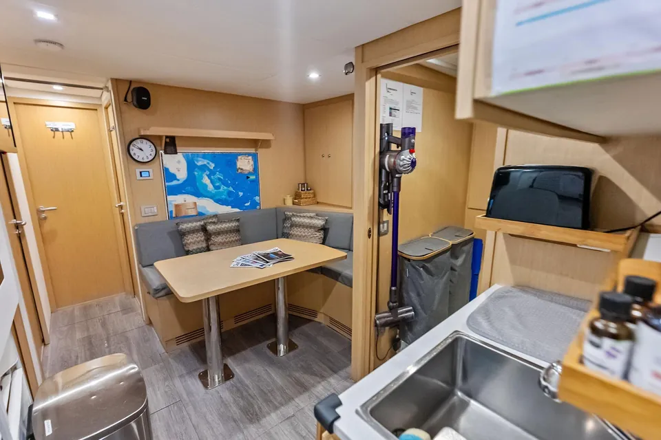 Lumpasaurus, 2023 Custom Line Navetta 33, photo 111