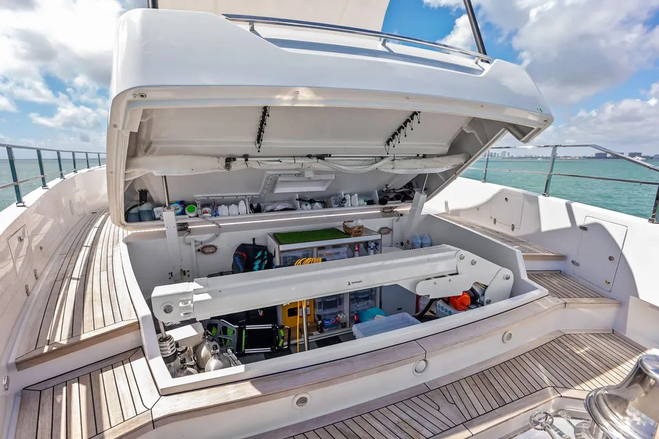 Lumpasaurus, 2023 Custom Line Navetta 33, photo 117