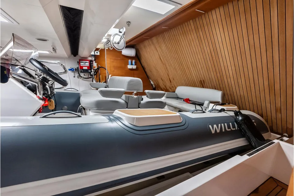 Lumpasaurus, 2023 Custom Line Navetta 33, photo 118