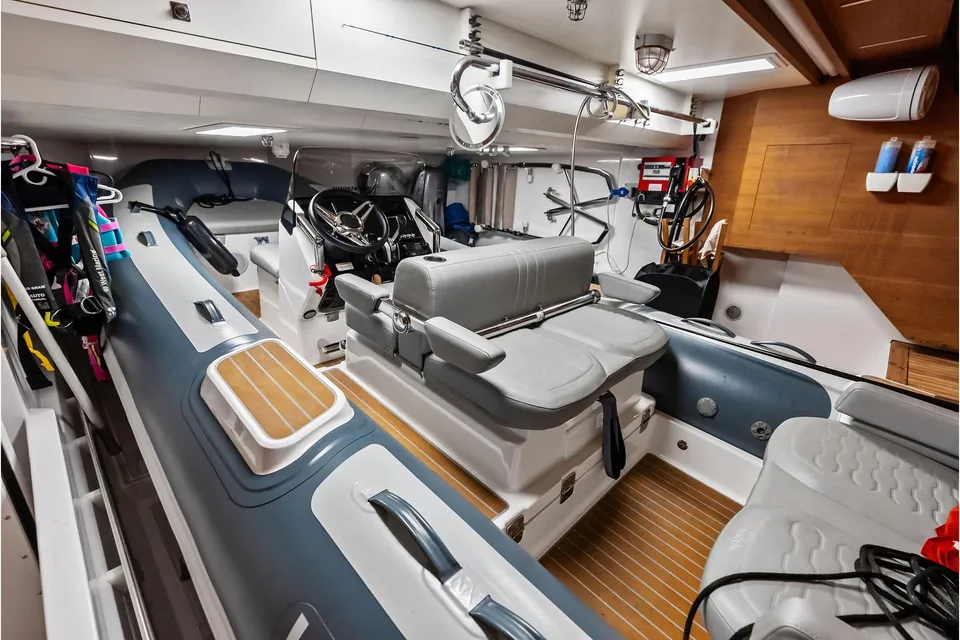Lumpasaurus, 2023 Custom Line Navetta 33, photo 119