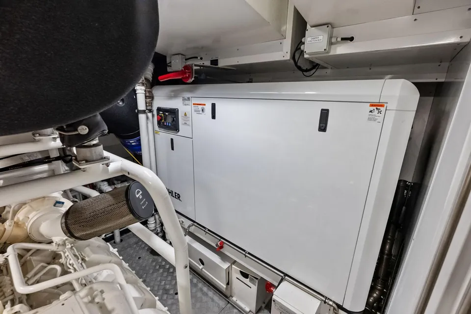 Lumpasaurus, 2023 Custom Line Navetta 33, photo 125