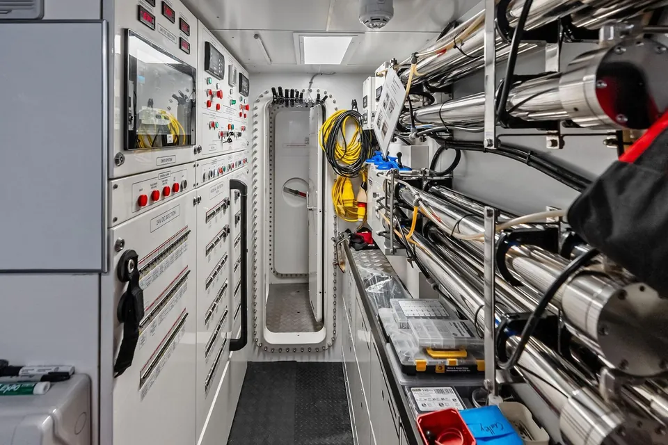 Lumpasaurus, 2023 Custom Line Navetta 33, photo 134