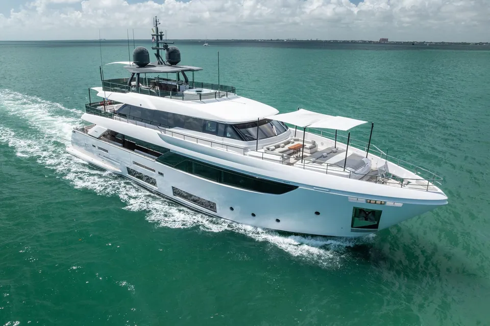 Lumpasaurus, 2023 Custom Line Navetta 33, photo 136