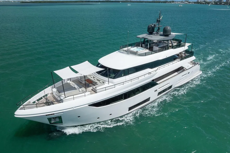 Lumpasaurus, 2023 Custom Line Navetta 33, photo 143