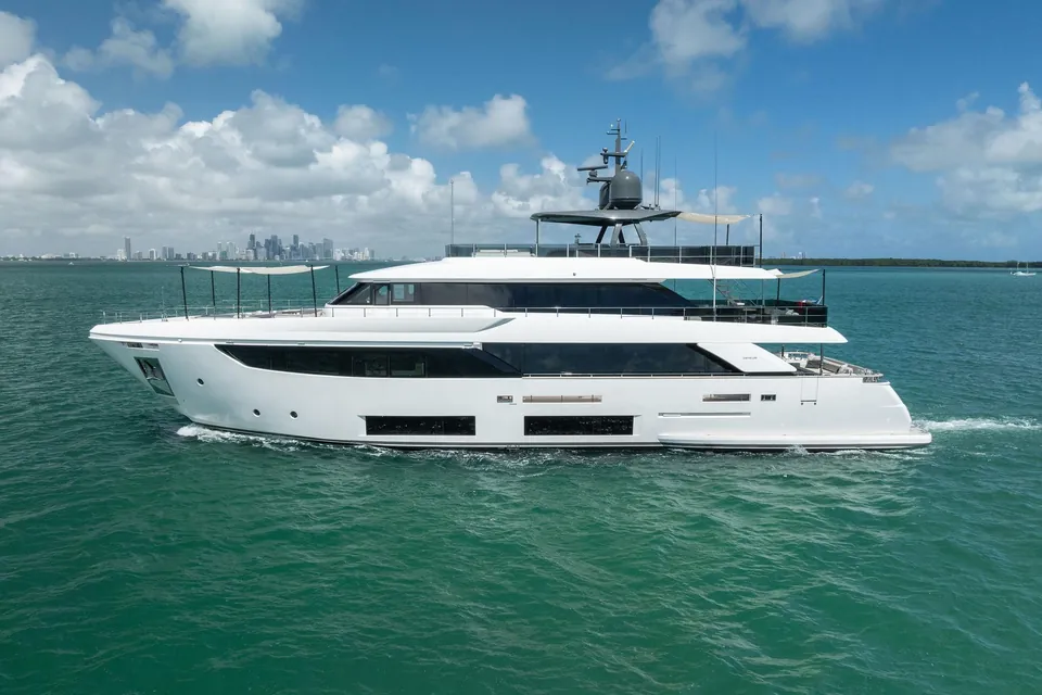 Lumpasaurus, 2023 Custom Line Navetta 33, photo 146