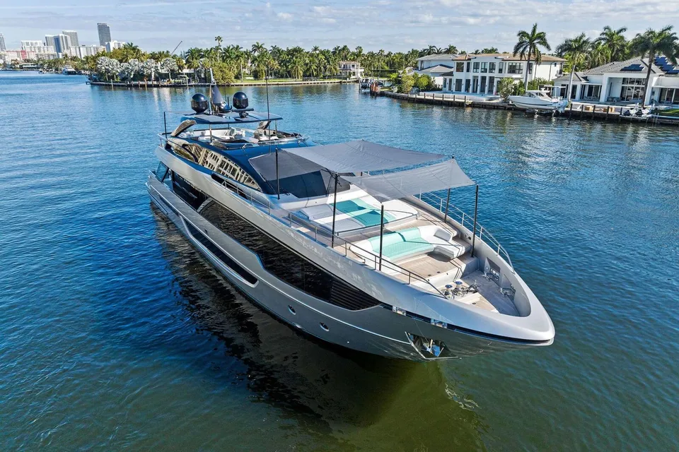 Beso, 2024 Riva 102' Corsaro Super, photo 4