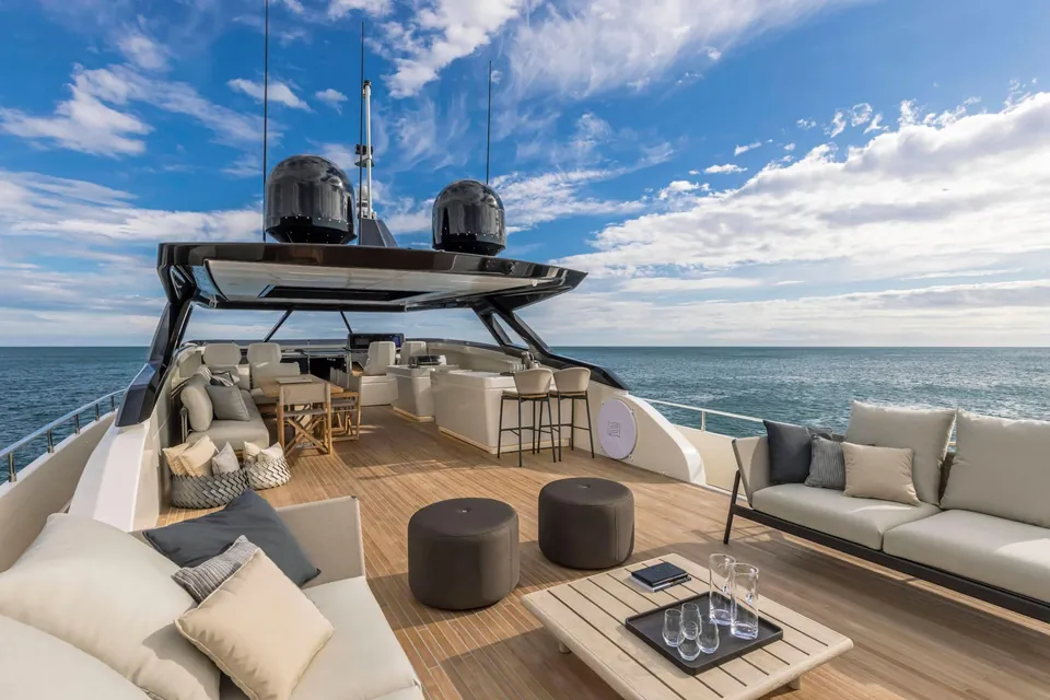 Danima, 2023 Ferretti 1000, photo 14