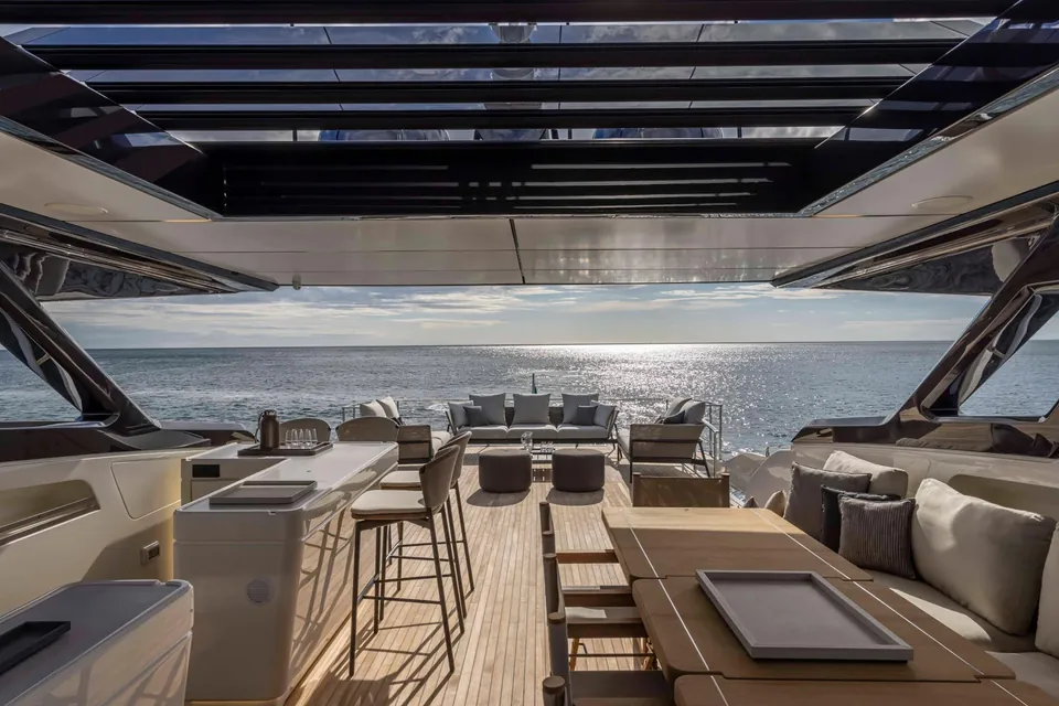 Danima, 2023 Ferretti 1000, photo 17