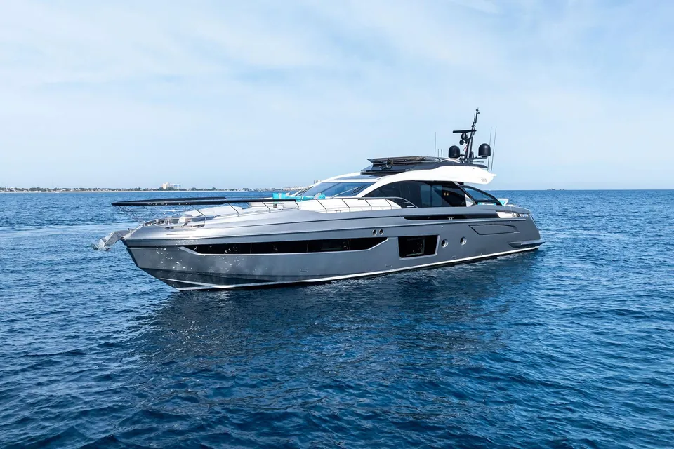 Oceans SE7EN, 2022 Azimut S8, photo 1