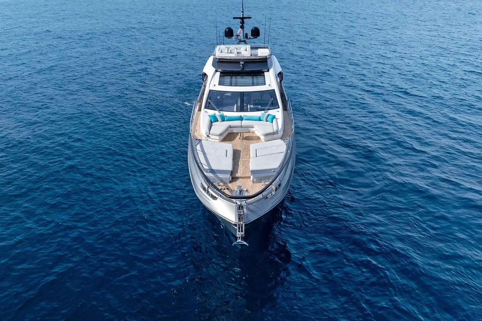Oceans SE7EN, 2022 Azimut S8, photo 2