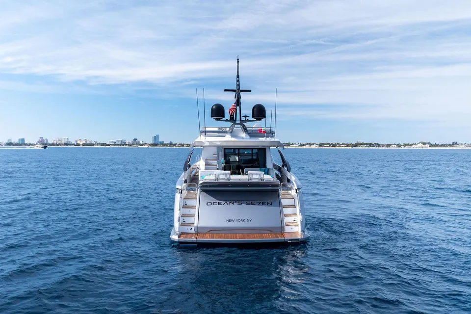 Oceans SE7EN, 2022 Azimut S8, photo 5