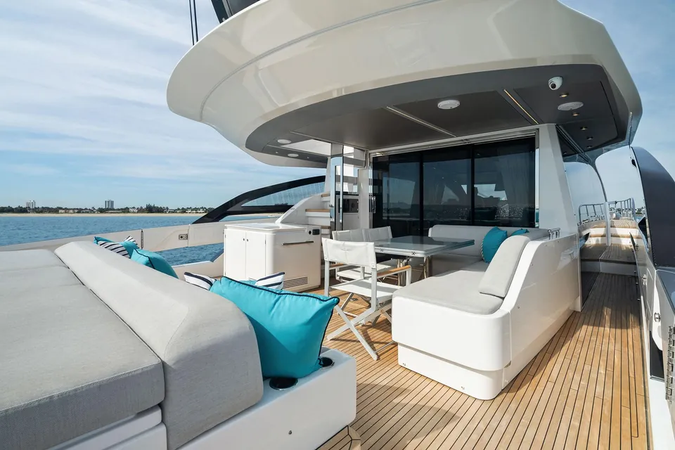 Oceans SE7EN, 2022 Azimut S8, photo 7
