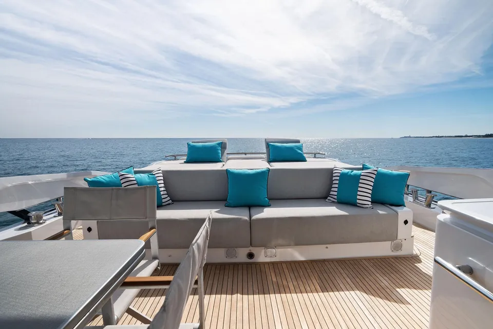 Oceans SE7EN, 2022 Azimut S8, photo 12