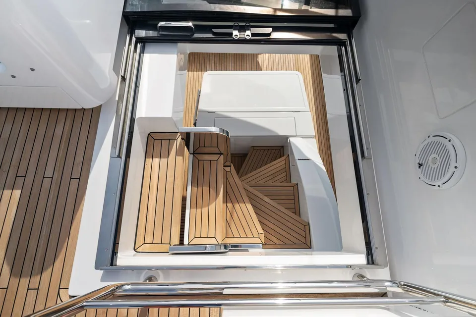 Oceans SE7EN, 2022 Azimut S8, photo 18