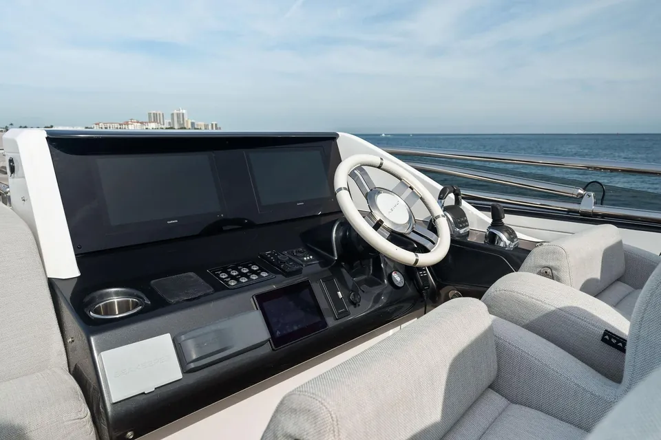 Oceans SE7EN, 2022 Azimut S8, photo 22