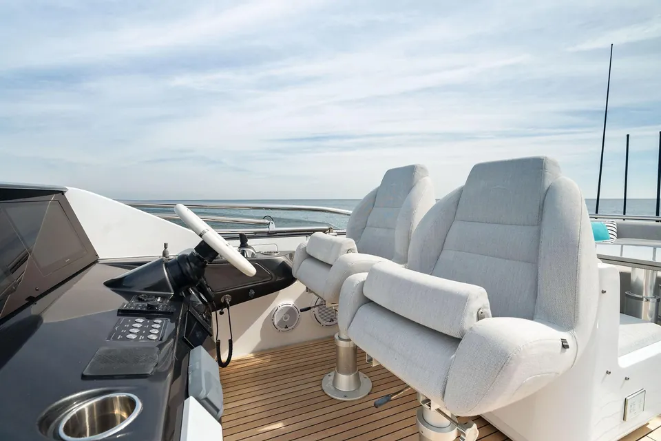 Oceans SE7EN, 2022 Azimut S8, photo 23