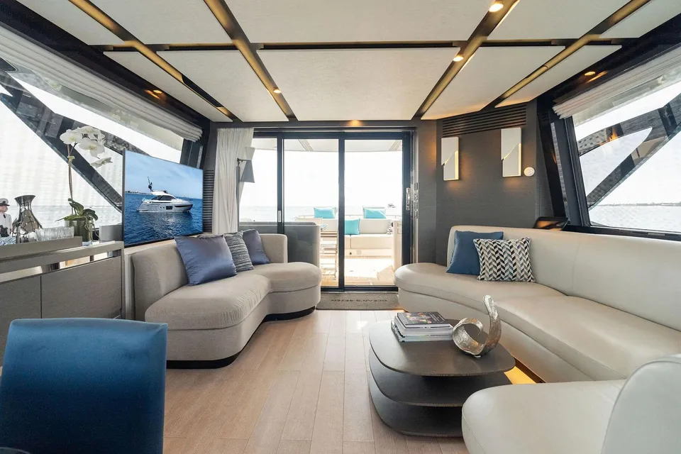 Oceans SE7EN, 2022 Azimut S8, photo 26
