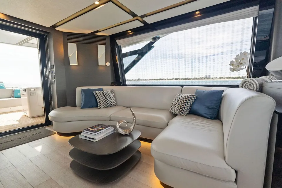 Oceans SE7EN, 2022 Azimut S8, photo 30