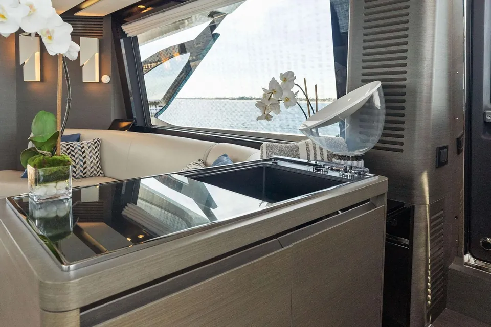Oceans SE7EN, 2022 Azimut S8, photo 32