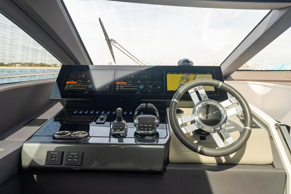 Oceans SE7EN, 2022 Azimut S8, photo 34