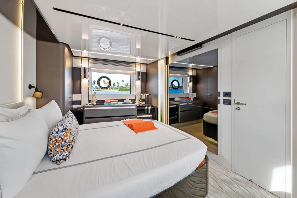 Oceans SE7EN, 2022 Azimut S8, photo 44
