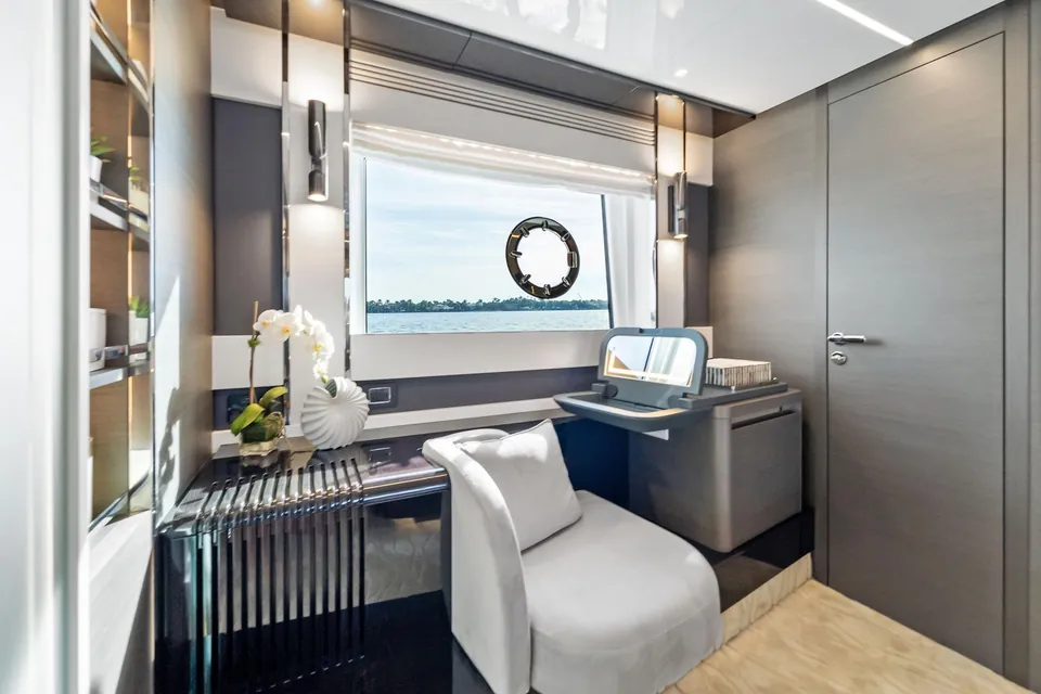 Oceans SE7EN, 2022 Azimut S8, photo 45
