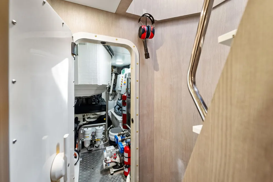 Oceans SE7EN, 2022 Azimut S8, photo 56
