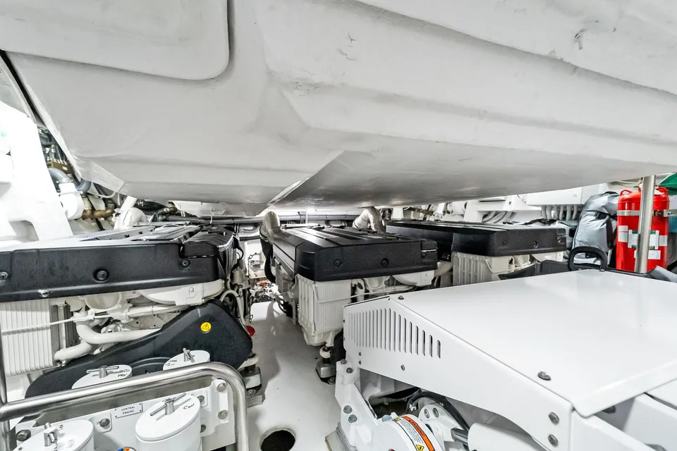 Oceans SE7EN, 2022 Azimut S8, photo 59