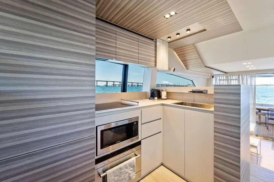 Giulia, 2023 Ferretti 670, photo 12