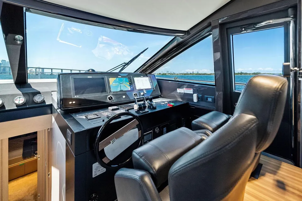 Giulia, 2023 Ferretti 670, photo 16