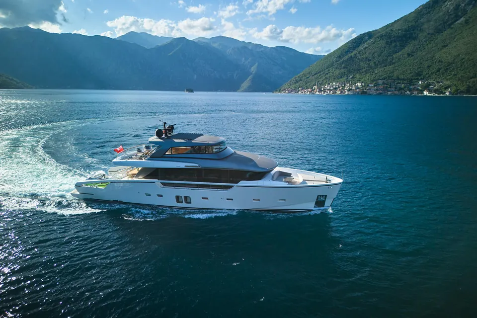 Zaffiro III, 2020 Sanlorenzo SX88, photo 12