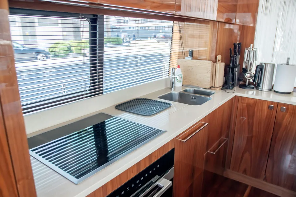 Sunseeker 76Y, 2020 Sunseeker 76 Yacht, photo 13