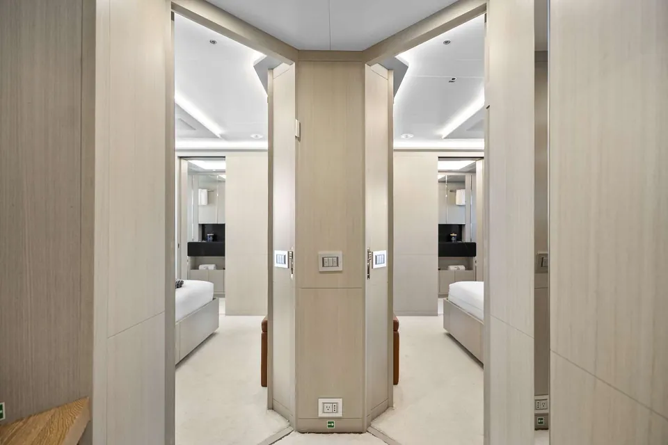 Oli, 2016 Benetti Mediterraneo 116, photo 16