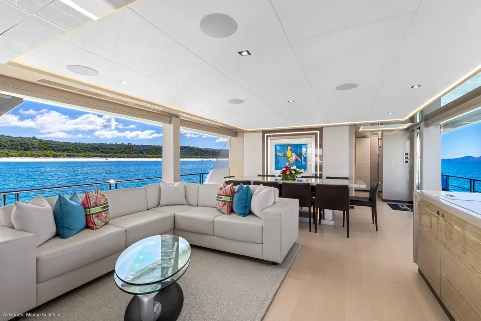 Lucia, 2023 Ocean Alexander 28E, photo 4