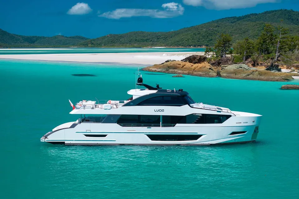 Lucia, 2023 Ocean Alexander 28E, photo 12