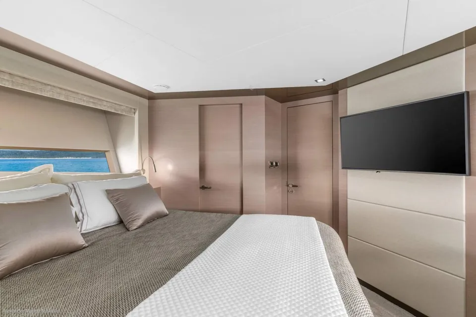 Lucia, 2023 Ocean Alexander 28E, photo 16