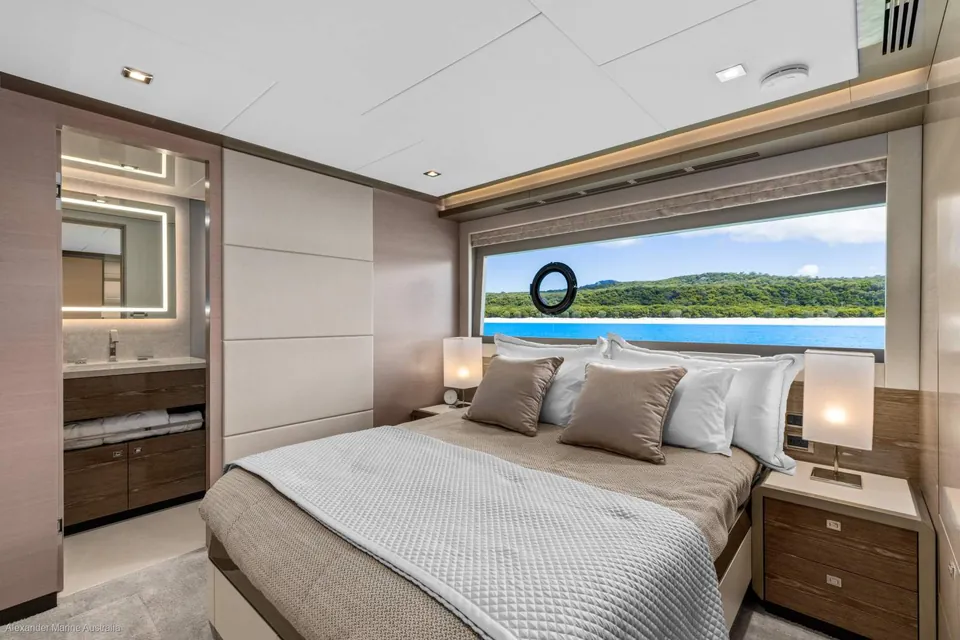 Lucia, 2023 Ocean Alexander 28E, photo 18