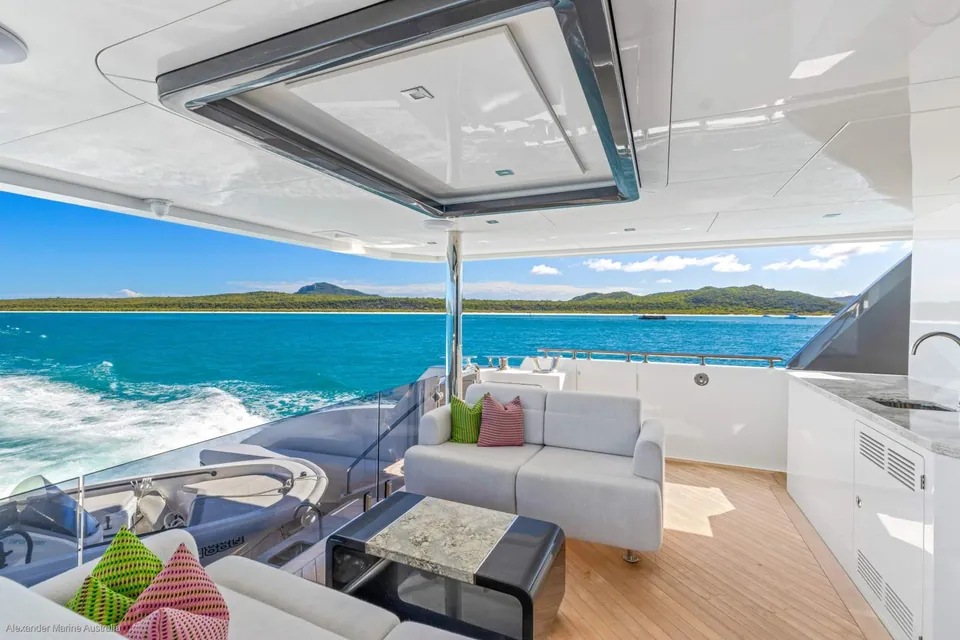 Lucia, 2023 Ocean Alexander 28E, photo 44