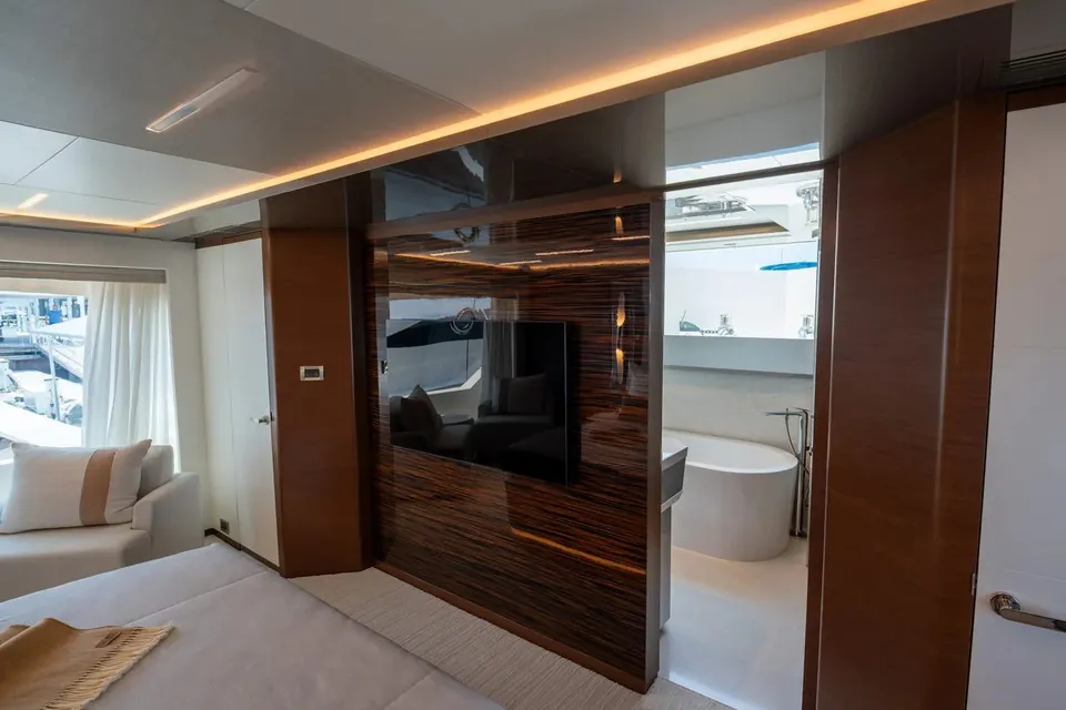 Dock Dock Goose, 2021 Ocean Alexander 28R, photo 26