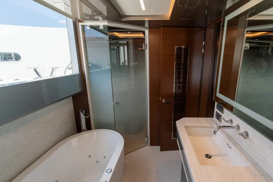 Dock Dock Goose, 2021 Ocean Alexander 28R, photo 30