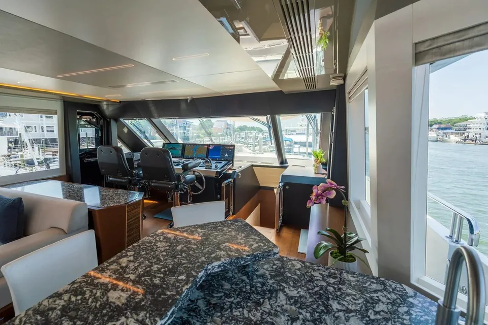 Dock Dock Goose, 2021 Ocean Alexander 28R, photo 47