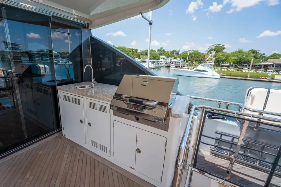 Dock Dock Goose, 2021 Ocean Alexander 28R, photo 49