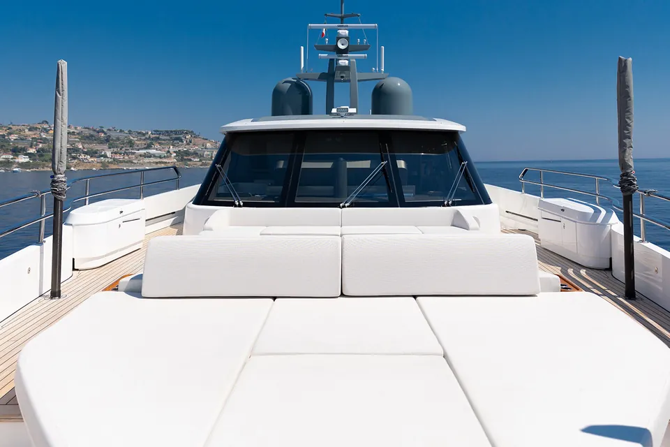 Alexandra, 2025 Azimut Magellano 30M, photo 3
