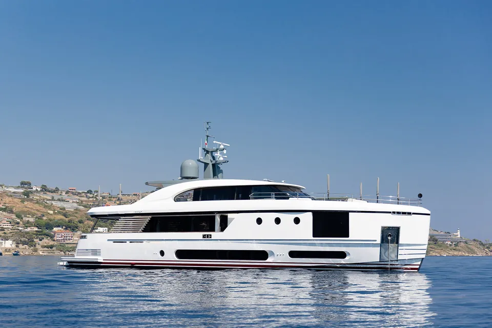 Alexandra, 2025 Azimut Magellano 30M, photo 11