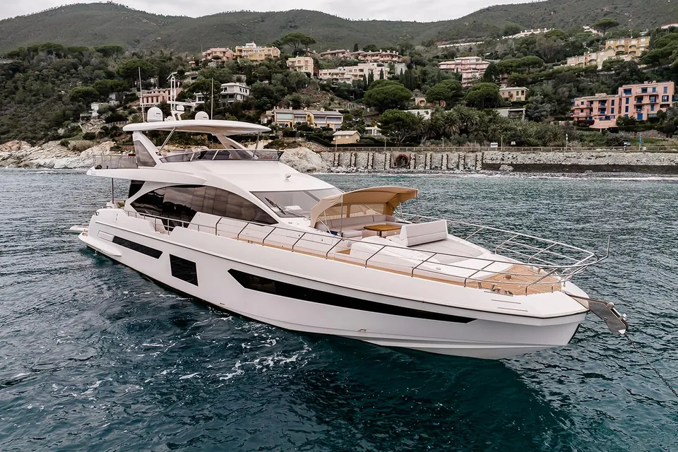 Lastochka, 2018 Azimut Grande 25M, photo 1