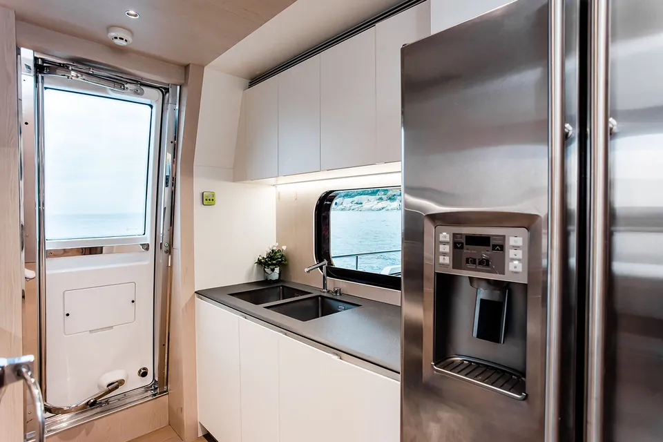Lastochka, 2018 Azimut Grande 25M, photo 17