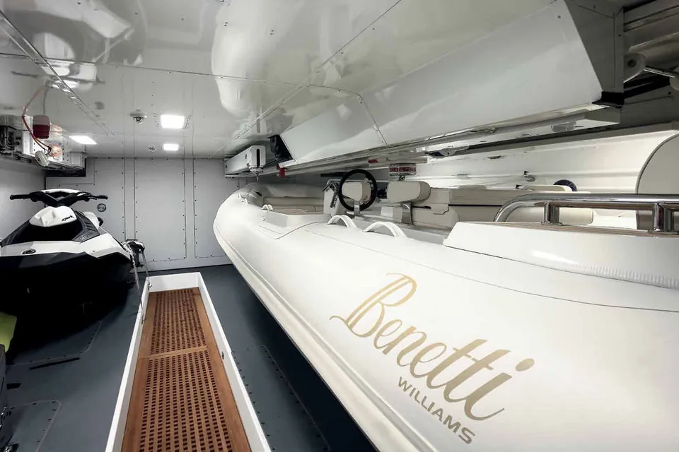 Lady M II, 2015 Benetti Crystal 140, photo 32