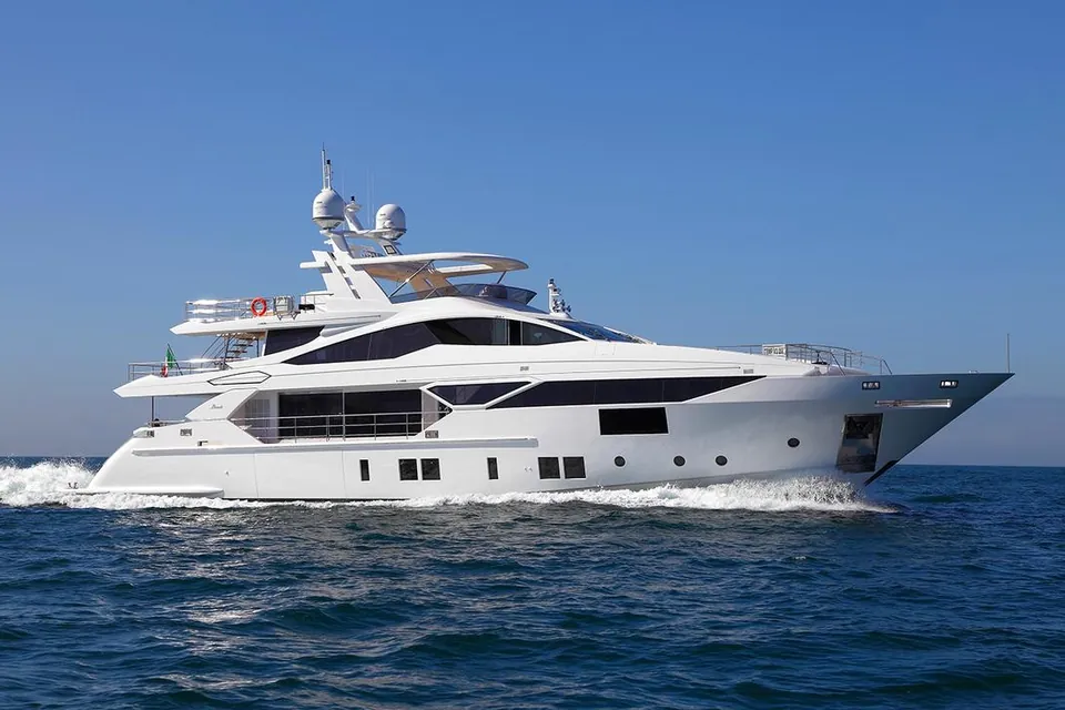 Charisma, 2015 Benetti Fast 125, photo 3
