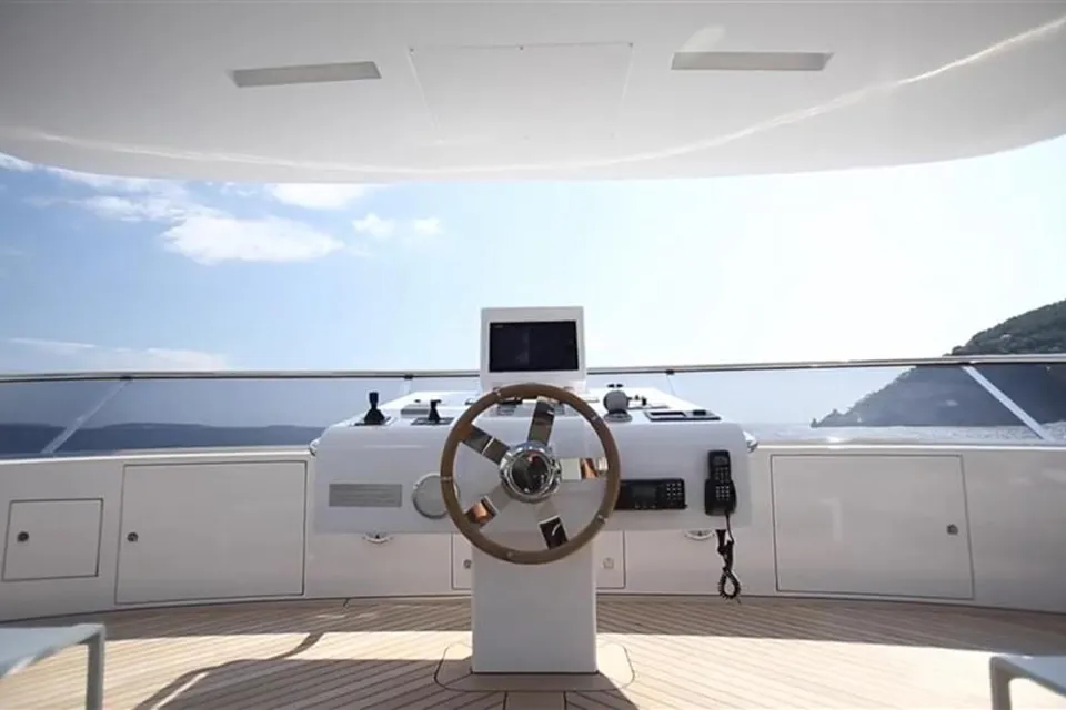 Charisma, 2015 Benetti Fast 125, photo 4